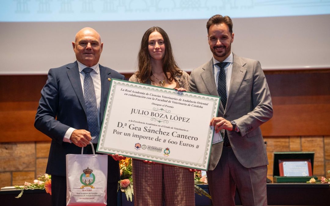 Entrega del Premio Dr. Julio Boza, que concede anualmente la Real Academia de Ciencias Veterinarias de Andalucía Oriental